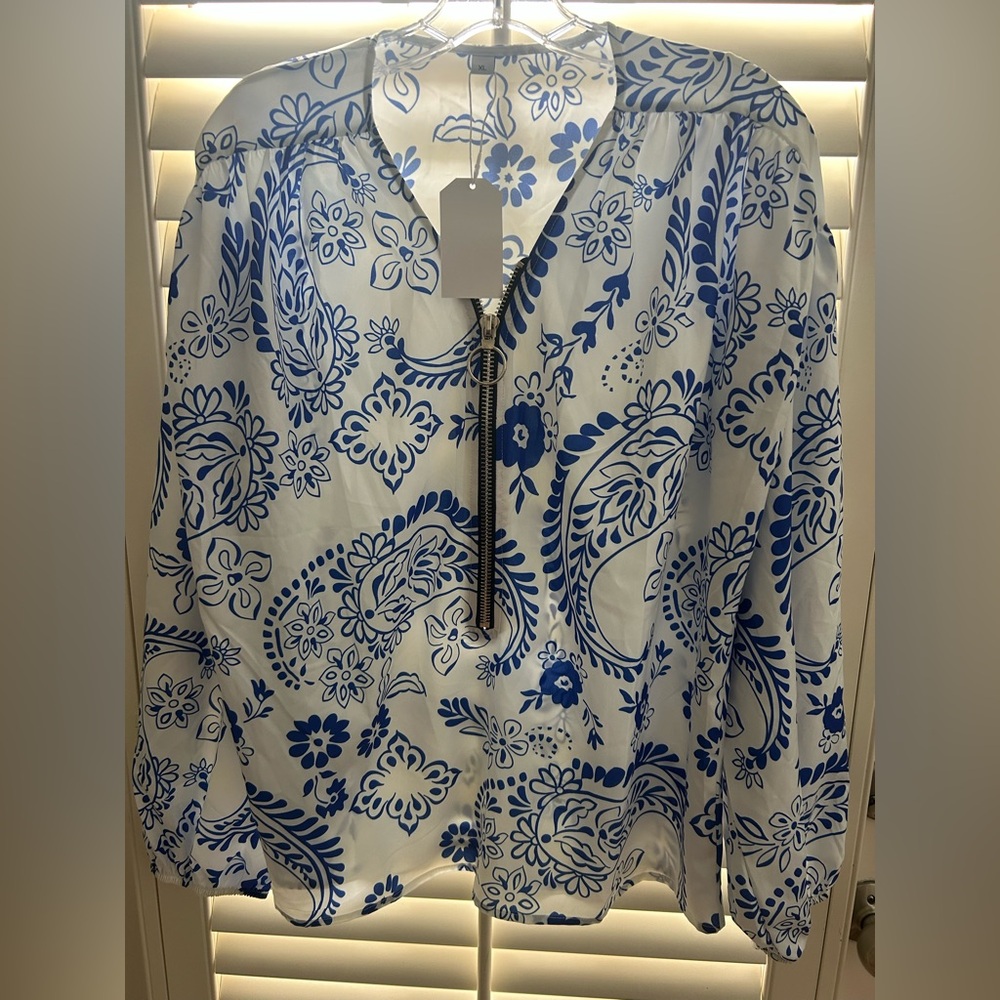 Blue and White Paisley Women's Top NWT XL